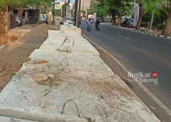 Proyek pelebaran Jalan Veteran Semarang sudah dimulai untuk mengurai kepadatan lalu lintas kendaraan di kawasan tersebut. (ANTARA/Lingkarjateng.id)