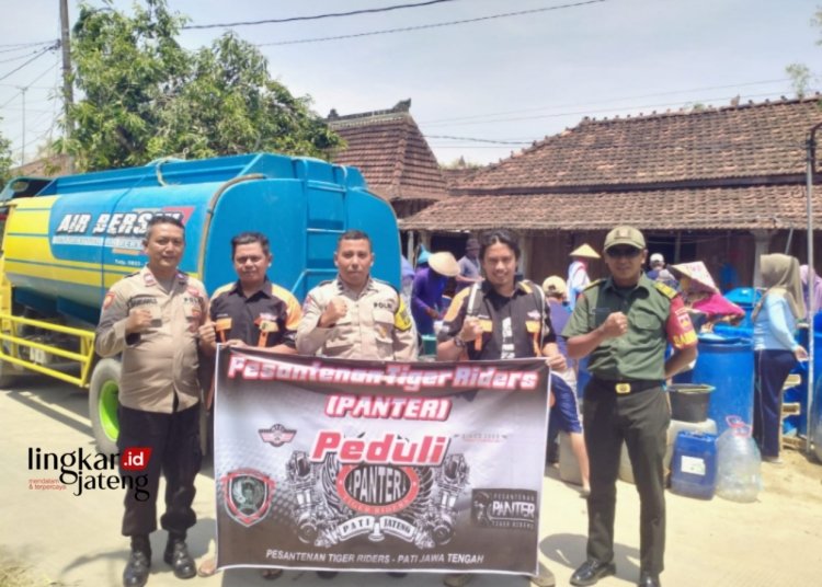 SIGAP: Komunitas PANTER menyalurkan air bersih bantu warga terdampak kekeringan di Kabupaten Pati. (Dok. For Lingkar/Lingkarjateng.id)