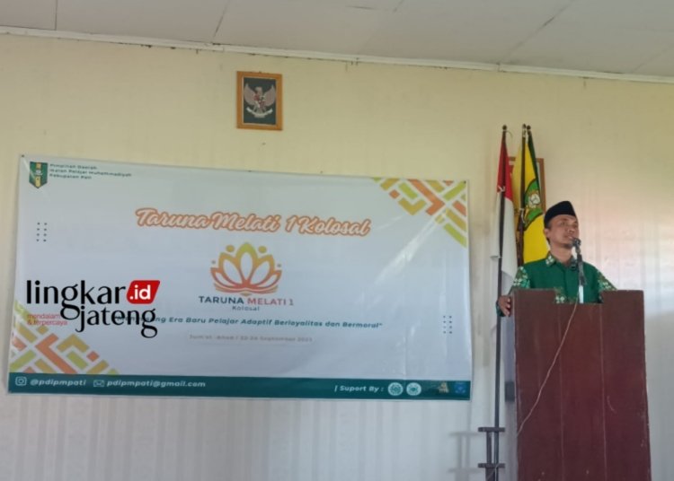BUKA ACARA: Perwakilan PD Muhammadiyah Pati Taufiq ketika memberi sambutan dalam pembukaan PKTM di SMA Muhammadiyah 1 Pati, pada Jumat, 22 September 2023. (Nailin RA/Lingkarjateng.id)