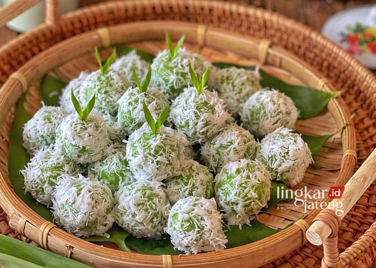 MANIS: Klepon, salah satu jajanan tradisional yang masih eksis hingga saat ini. (Instagram @koh_aming/Lingkarjateng.id)