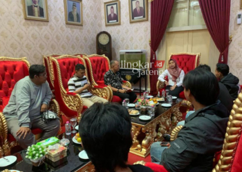 MEMINTA DUKUNGAN: Suasana audiensi Bodemania dengan Bupati Demak, Kamis, 5 Oktober 2023. (M Burhanuddin Alsam/Lingkarjateng.id)