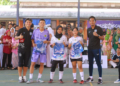 COACHING CLINIC: Perwakilan pemain PSIS Semarang foto bersama dengan pelajar SMKN 1 Semarang, Kamis, 12 Oktober 2023. (PSIS Semarang/Lingkarjateng.id)