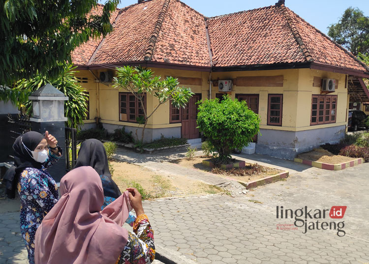 POTRTET: Bakal lokasi gedung perpustakaan umum daerah yang saat ini digunakan Dindagkop UKM sebagai kantor bidang UMKM. (R.Teguh Wibowo / Lingkarjateng.id)