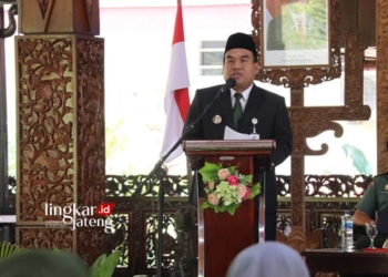 Bupati Blora, Arief Rohman usai melatintik kades pada Rabu, 11 Oktober 2023. (Dok. Humas Pemkab Blora/Lingkarjateng.id)