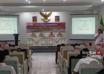 SEREMONIAL: Launching SI Krenova di Ruang Abdi Praja Lingkungan Setda Kendal, pada Rabu, 25 Oktober 2023. (Arvian Maulana/Lingkarjateng.id)