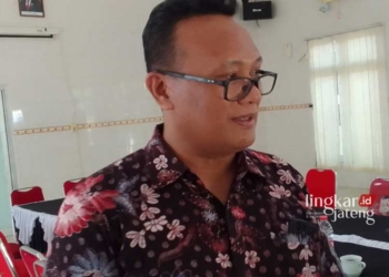 BERI KETERANGAN: Pemerhati Pemilu, Fajar Saka. (Eko Wicaksono/Lingkarjateng.id)