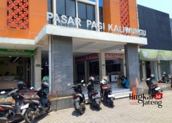 POTRET: Pasar Pagi Kaliwungu, satu-satunya pasar bersertifikat SNI di Kabupaten Kendal. (Arvian Maulana/Lingkarjateng.id)