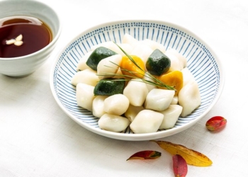 POTRET: Hidangan khas saat perayaan Hari Chuseok, Songpyeon atau kue beras. (Visit Korea/Lingkarjateng.id)