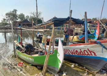 Perahu nelayan di Kabupaten Kendal. (Dok. Lingkarjateng.id)
