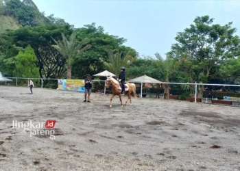 BERKUDA : Atlet dari Pordasi Kabupaten Kensal, Fatimah Zahra Hazmi. (Arvian Maulana/Lingkarjateng.id)