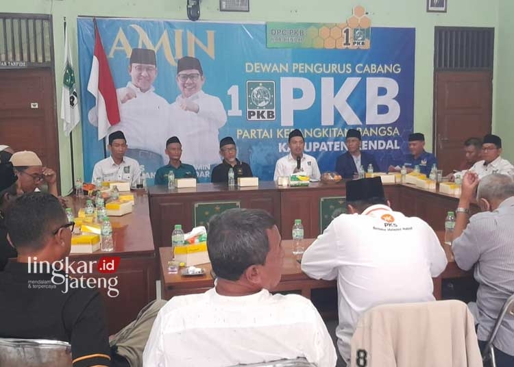 Koalisi Perubahan Optimis Pasangan AMIN Raup 40 Persen Suara di Kendal 25 OPTIMIS MENANG: Konsolidasi parpol yang tergabung Koalisi Perubahan yang digelar di kantor DPC Kendal, baru-baru ini. (Dok. Pribadi for Lingkar/Lingkarjateng.id)