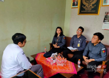 Langkah pengawasan tahapan Pemilu 2024 yang dilakukan anggota Badan Pengawas Pemilu (Bawaslu) Kota Semarang. (Antara/Lingkarjateng.id)