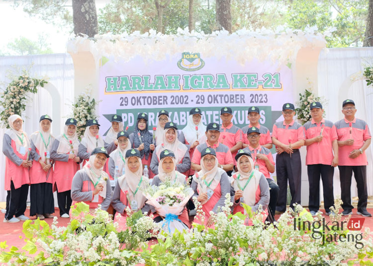 PENYULUHAN: Kepala Kemenag Kudus, Suhadi saat memberi arahan kepada ratusan guru RA se-Kabupaten Kudus di Wisata Alam Terbuka Pijar Park, Kecamatan Dawe, Kabupaten Kudus pada Rabu, 1 November 2023. (Ihza Fajar/Lingkarjateng.id)