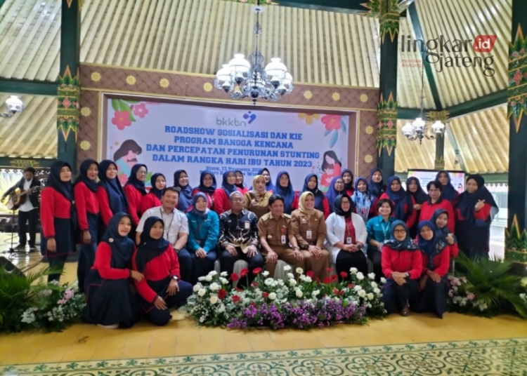 FOTO BERSAMA: Foto bersama setelah berkomitmen turunkan stunting capai zero kasus di Wonosobo. (Unggul Priambodo/Lingkarjateng.id)