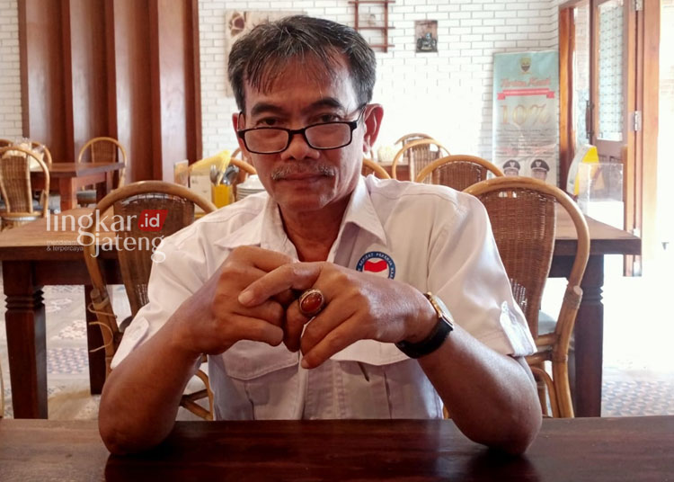 Ketua DPD Konfederasi Serikat Pekerja Nasional (KSPN) Kabupaten Semarang, Sumanta. (Hesty Imaniar/Lingkarjateng.id)