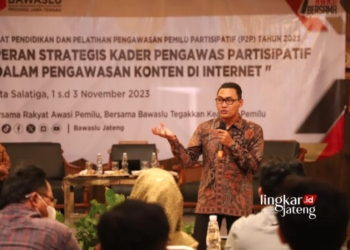 Bawaslu Salatiga Libatkan Gen Z Jadi Relawan Patroli Siber Pengawasan Pemilu 26 RAPAT: Puluhan relawan patroli siber saat mengikuti koordinasi persiapan kegiatan Pendidikan Pengawas Partisipatif (P2P) Bawaslu Provinsi Jawa Tengah tahun 2023 di Salatiga pada Rabu, 1 November 2023. (Bawaslu Salatiga/Lingkarjateng.id)