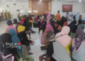 RAMAI: Masyarakat tampak antre untuk mengurus data kependudukan di MPP Pati. (Dok. DPMPTSP for Lingkar/Lingkar.news)