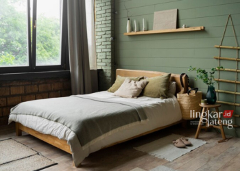 Ilustrasi kamar dengan warna hijau mint. (Freepik/Lingkarjateng.id)