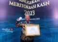 MEMBANGGAKAN: Penjabat (Pj) Bupati Kudus Bergas Catursasi Penanggungan membawa penghargaan ajang Anugerah Meritokrasi KASN 2023. (Dok. Humas Kudus for Lingkar/Lingkarjateng.id)