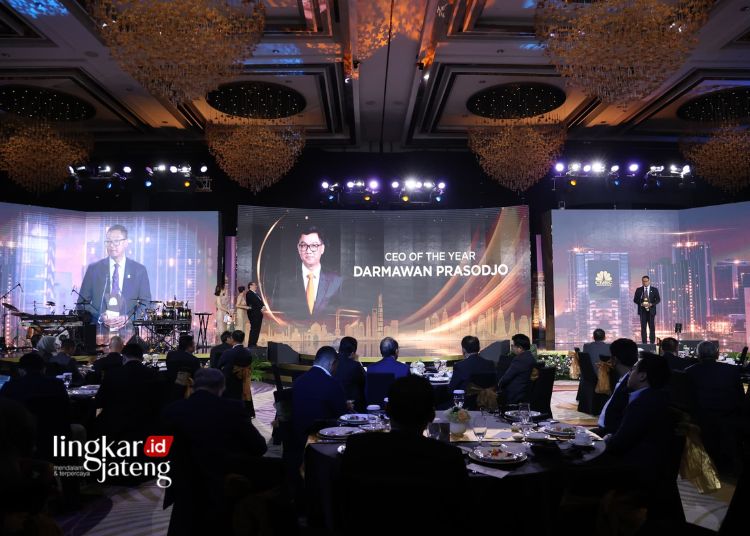 Dirut PLN Darmawan Prasodjo Kembali Dinobatkan Jadi CEO Of The Year1