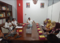 MUSYAWARAH: Kegiatan rapat kerja bersama sejumlah perangkat daerah terkait pembangunan tempat jualan pedagang di pasar ikan Desa Karangaji belum lama ini. (Tomi Budianto/Lingkarjateng.id)