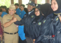 SAMBUT HANGAT: Bupati Semarang Ngesti Nugraha saat memberikan selamat terhadap mahasiswa KKN Undaris Ungaran dan Universitas Ngudi Waluyo di Pendopo Rumah Dinas Bupati Semarang, Ungaran, Kabupaten Semarang, pada Senin, 22 Januari 2024. (Diskominfo Kabupaten Semarang/Lingkarjateng.id)