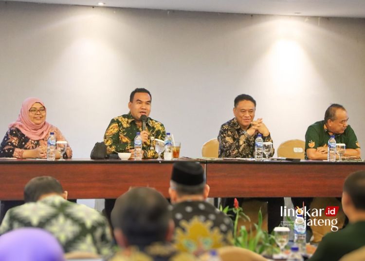COACHING CLINIC: Bupati Blora, Arief Rohman (kedua dari kiri) saat mengikuti kegiatan coaching clinic dengan narasumber dari Kemenpan RB di Hotel Grand Kemang, Jakarta pada Kamis, 25 Januari 2024. (Dok. Prokompim Blora/Lingkarjateng.id)