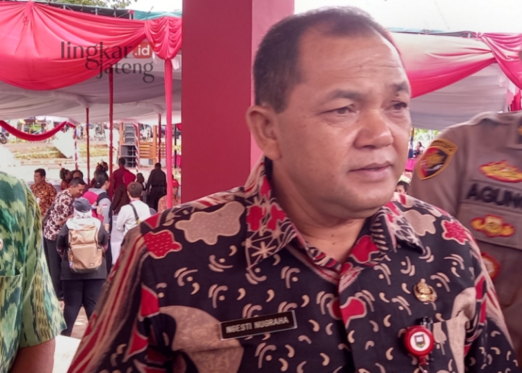 BERI KETERANGAN: Bupati Semarang, Ngesti Nugraha saat memberikan keterangan. (Hesty Imaniar/Lingkarjateng.id)