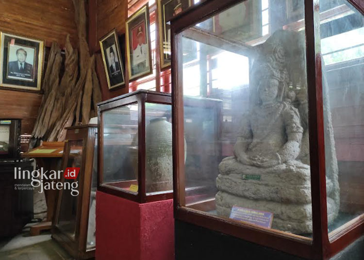 IKONIK: Koleksi cagar budaya yang tersimpan di Museum Glagah Wangi Demak. (M. Burhanuddin Aslam/Lingkarjateng.id)