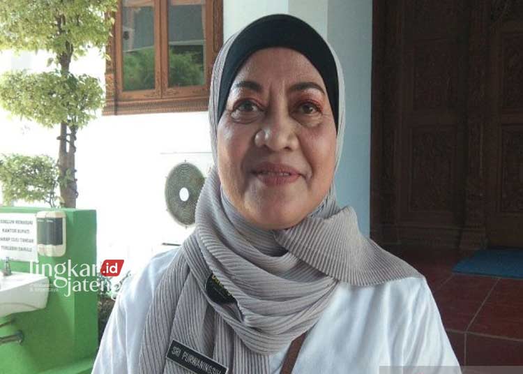 BERI KETERANGAN: Kepala Badan Pengelolaan Keuangan, Pendapatan, dan Aset Daerah (BPKPAD) Kabupaten Batang, Sri Purwaningsih. (Antara/Lingkarjateng.id)