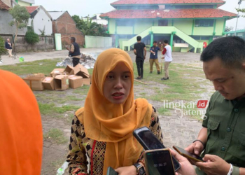 114 TPS di Demak akan Gelar Pemungutan Suara Susulan Pekan Ini 27 Ketua KPU Demak Siti Ulfaati saat diwawancarai di Demak belum lama ini. (M. Burhanuddin Aslam/Lingkarjateng.id)