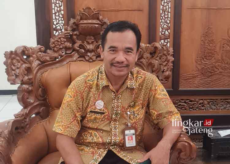 BERI KETERANGAN: Kepala Dinas Pendidikan Pemuda dan Olahraga (Disdikpora) Kabupaten Jepara, Ali Hidayat. (Muhammad Aminudin/Lingkarjateng.id)