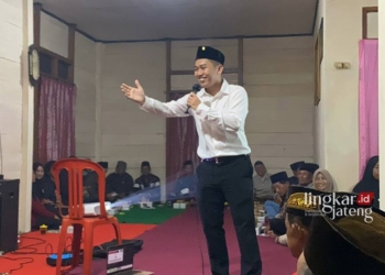 POTRET: Mohammad Iqbal Adila saat bersama Kader dan tim pemenang PDI Perjuangan. (Unggul Priambodo/Lingkarjateng.id)