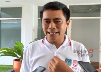 BERI KETERANGAN: Ketua Persatuan Bola Basket Seluruh Indonesia (PERBASI) Kendal, Wahyu Yusuf Akhmadi. (Arvian Maulana/Lingkarjateng.id)