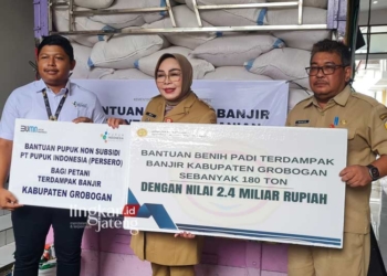 TERIMA BANTUAN: Pemkab Grobogan melalui Dispertan Grobogan menerima bantuan benih padi dari Kementan. (Dok Dispertan For Lingkar/Lingkar.news)