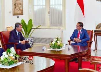TERIMA KUNJUNGAN: Presiden Jokowi bersama Menlu Malaysia, Mohammad Hasan. (Dok. Sekretariat Presiden for Lingkar/Lingkarjateng.id)