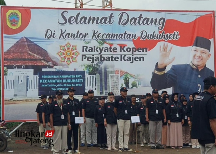 APEL SIAGA: Ratusan pengawas TPS saat mengikuti Apel Siaga yang digelar oleh Panwaslucam Dukuhseti, Kabupaten Pati. (Dok. Pemerintah Kecamatan Dukuhseti for Lingkar/Lingkarjateng.id)