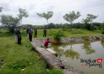 OLAH TKP : Tim Gabungan memeriksa lokasi embung Jambon. (Dok. Polres for Lingkar/Lingkarjateng.id)