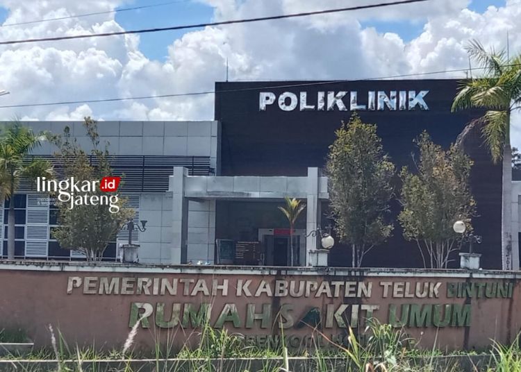 POTRET: Tampak depan Gedung Poliklinik RSUD Teluk Bintuni, Papua Barat. (Dok. RSUD Teluk Bintuni/Lingkarjateng.id)