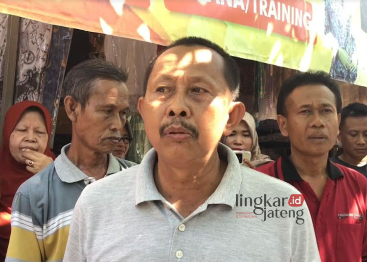 Ketua Paguyuban Pasar Rembang, Sutono saat ditemui di Rembang, Selasa, 6 Februari 2024. (Vicky Rio/Lingkarjateng.id)