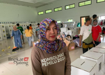 Ketua KPU Demak, Siti Ulfaati di Demak, Senin, 12 Februari 2024. (M Burhanuddin Aslam/Lingkarjateng.id)