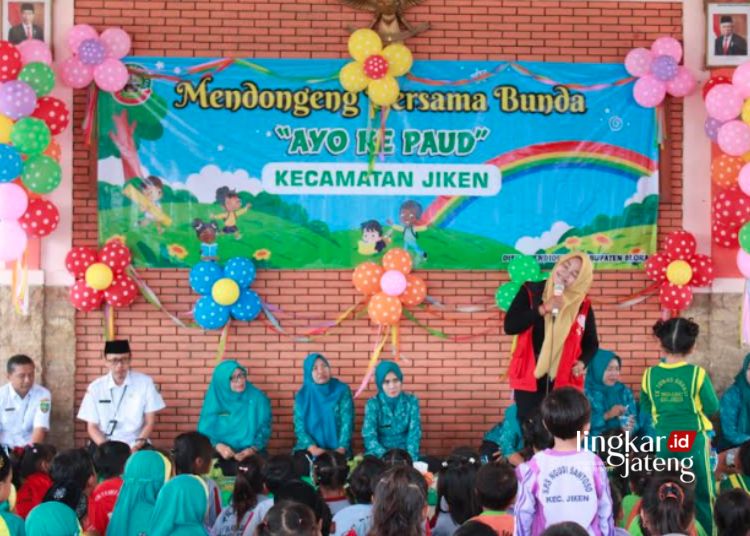 MENDONGENG: Kegiatan Mendongeng Bersama Bunda PAUD di Kecamatan Jiken, Kabupaten Blora. (Dok. Pemkab Blora/Lingkarjateng.id)