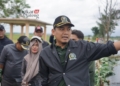Gus Haiz Dorong Pemdes di Jepara Perkuat Mitigasi Hadapi Potensi Bencana 27 MONITORING: Ketua DPRD Jepara, Haizul Ma'arif saat melakukan pemantauan banjir di Desa Mayong Kidul dan Desa Dorang, pada Minggu, 17 Maret 2024. (Tomi Budianto/Lingkarjateng.id)