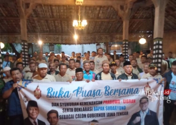DEKLARASI: Kelompok Tani Merdeka Kabupaten Kudus saat mendeklarasikan Sudaryono untuk maju sebagai Bakal Calon Gubernur Jawa Tengah, belum lama ini. (Nisa HS/Lingkarjateng.id)