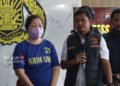Akhir Kasus Mafia Tanah di Sumowono Semarang, Pelaku Terancam Hukuman 4 Tahun Penjara 28 BERI KETERANGAN: Jajaran kepolisian dari Polres Semarang bersama tersangka kasus mafia tanah disejumlah lokasi di Kabupaten Semarang, yakni DSC saat sesi memberi keterangan pada Press Release di Mapolres Semarang, Kamis 25 April 2024. (Hesty Imaniar/Lingkarjateng.id)