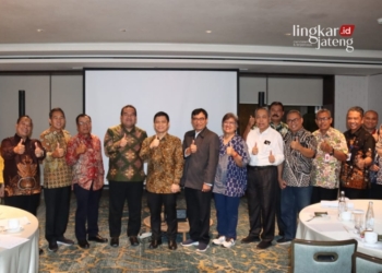 BERSINERGI: Rombongan Pemkab Blora usai rapat koordinasi bersama Kementerian Koordinator Perekonomian fan sejumlah guru besar Universitas Negeri Semarang Jumat, 26 April 2024. (Prokompim Blora/Lingkarjateng.id)
