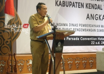 Kepala Dinas Pemberdayaan Masyarakat dan Desa (Dispermades) Kabupaten Kendal Yanuar Fatoni. (Unggul Priambodo/Lingkarjateng.id)