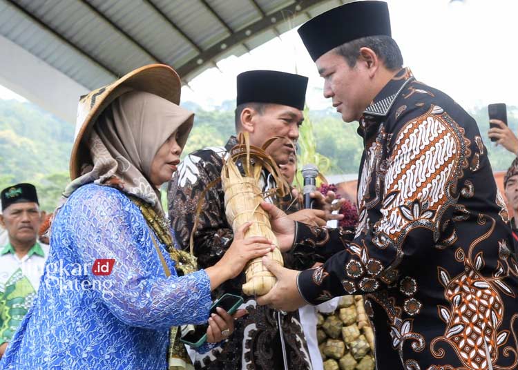 Tradisi Sewu Kupat di Desa Colo Kudus Masan Harus Dilestarikan dan Dijaga