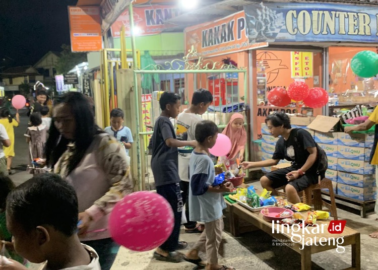 Tradisi Weh Uweh Cara Unik Warga Demak Agar Anak Gemar Berbagi