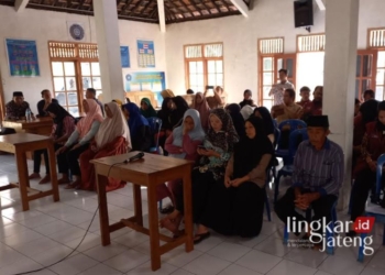 Graduasi KPM Penerima PKH yang di gelar di Desa Damarjati, Kendal pada Selasa 7 Mei 2024. (Arvian Maulana/Lingkarjateng.id)